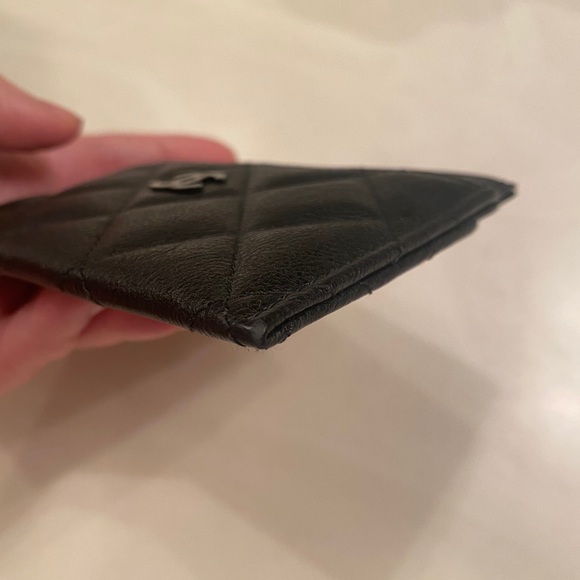 Chanel So Black Flat Card Holder - Picture 8 of 8